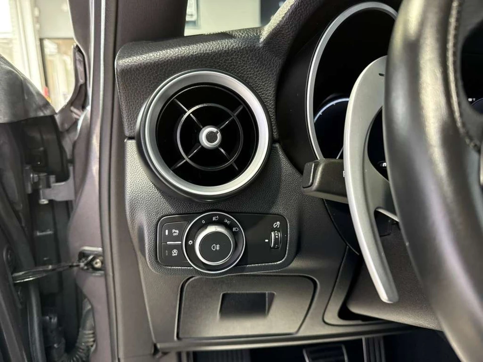 2024 Alfa Romeo Stelvio - Image 22 of 31