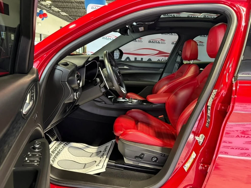 2024 Alfa Romeo Stelvio - Image 29 of 31