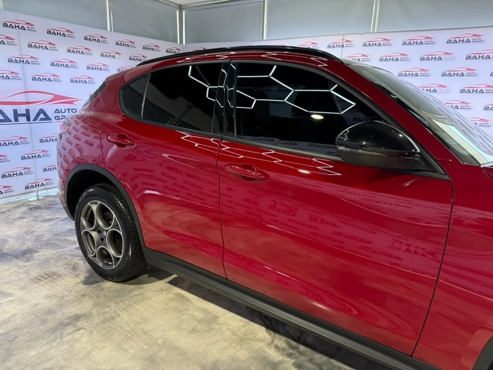 2024 Alfa Romeo Stelvio - Image 7 of 31