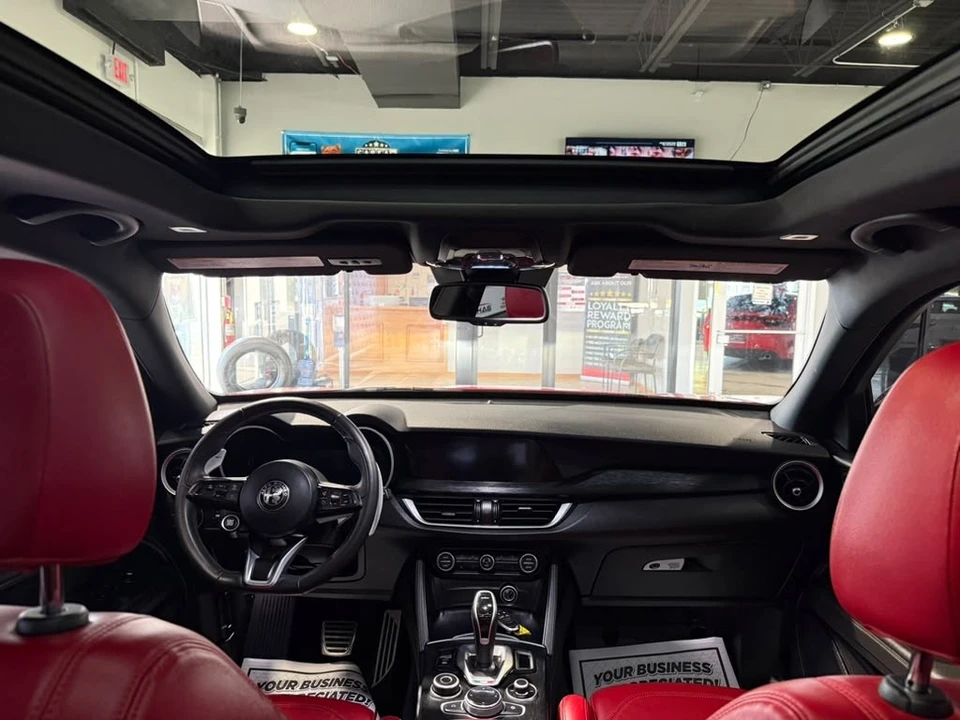 2024 Alfa Romeo Stelvio - Image 23 of 31