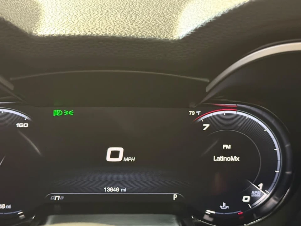 2024 Alfa Romeo Stelvio - Image 15 of 31