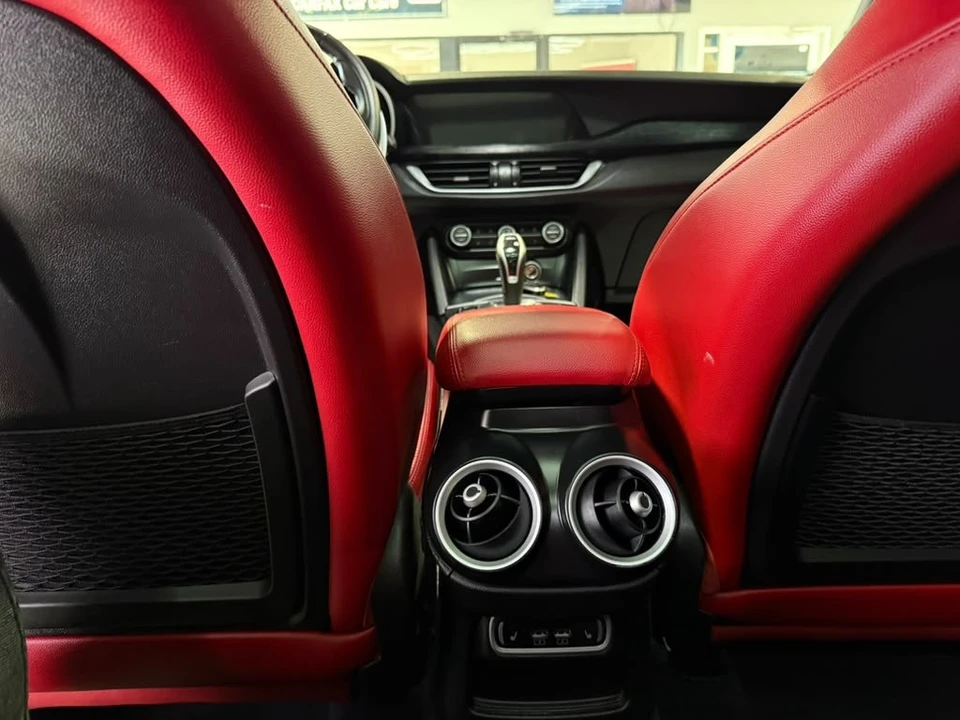 2024 Alfa Romeo Stelvio - Image 22 of 31