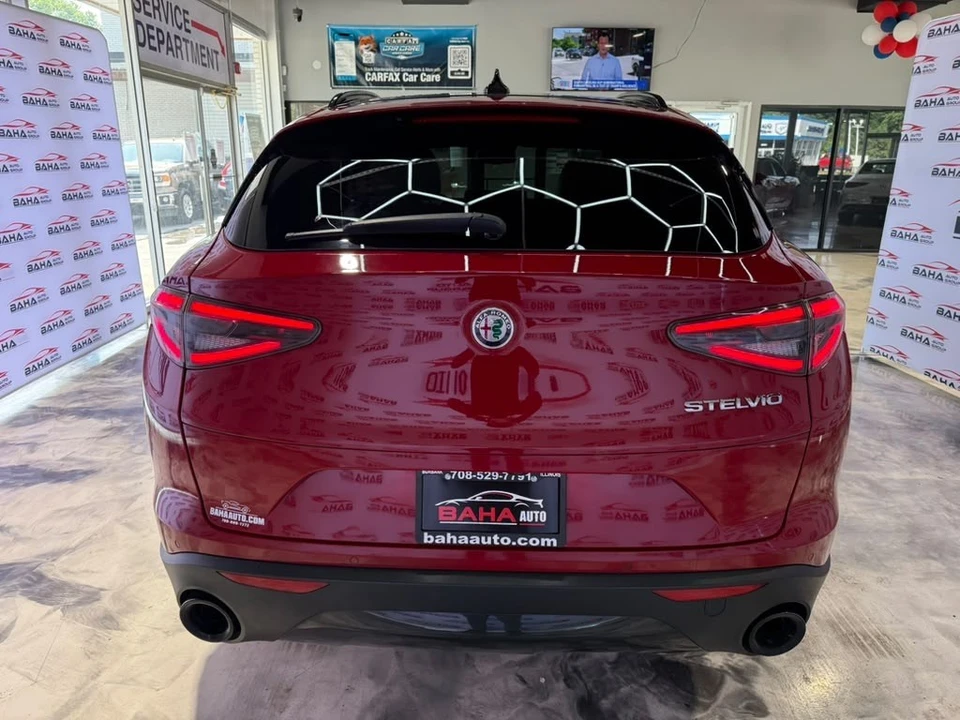 2024 Alfa Romeo Stelvio - Image 9 of 31