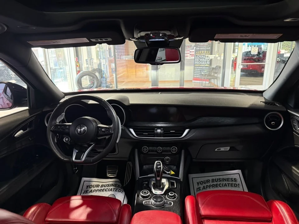 2024 Alfa Romeo Stelvio - Image 24 of 31