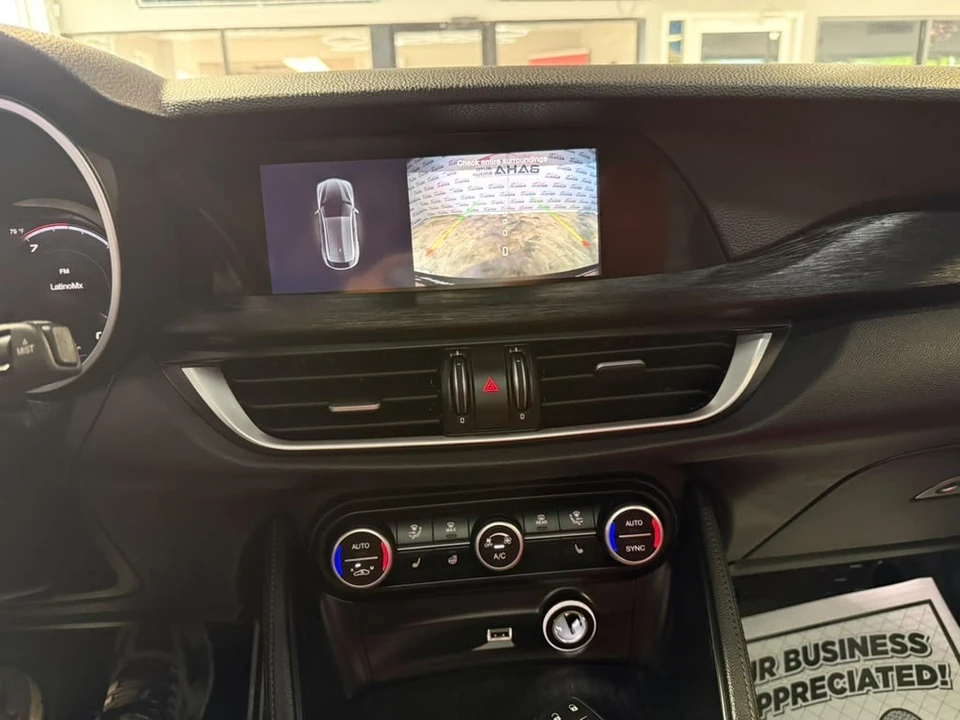 2024 Alfa Romeo Stelvio - Image 17 of 31