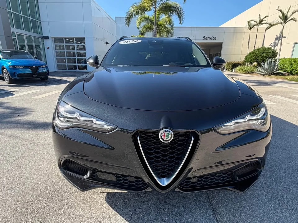 2024 Alfa Romeo Stelvio - Image 4 of 12