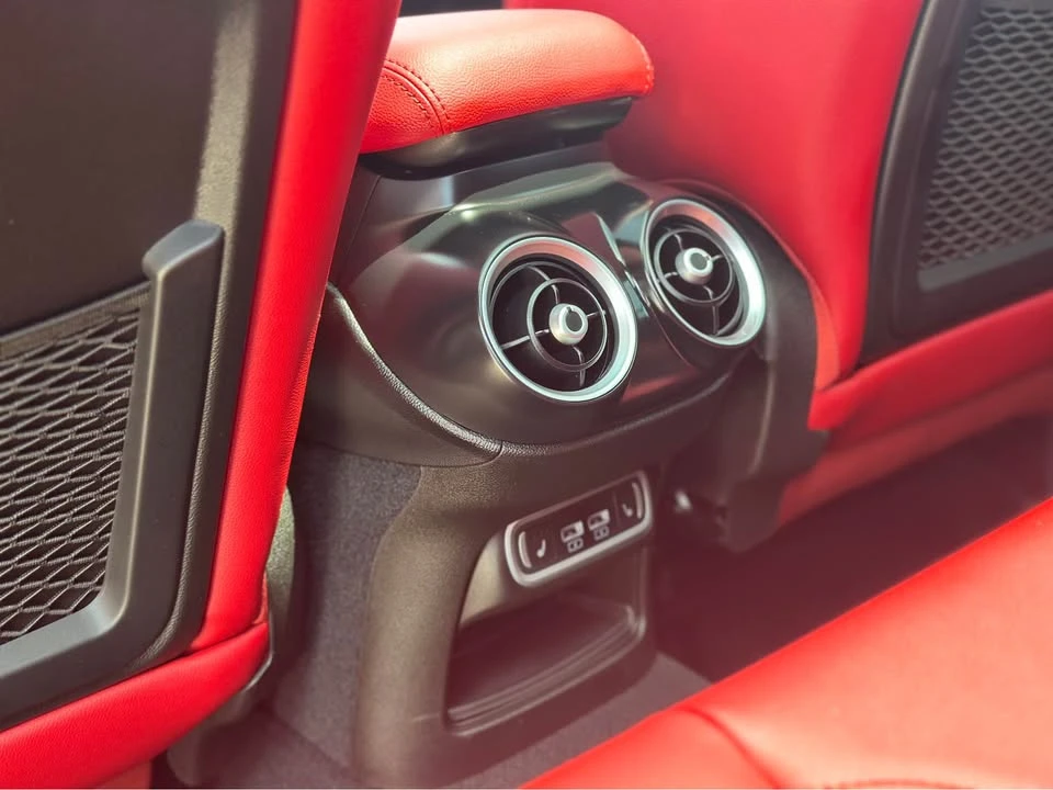 2024 Alfa Romeo - Image 11 of 12