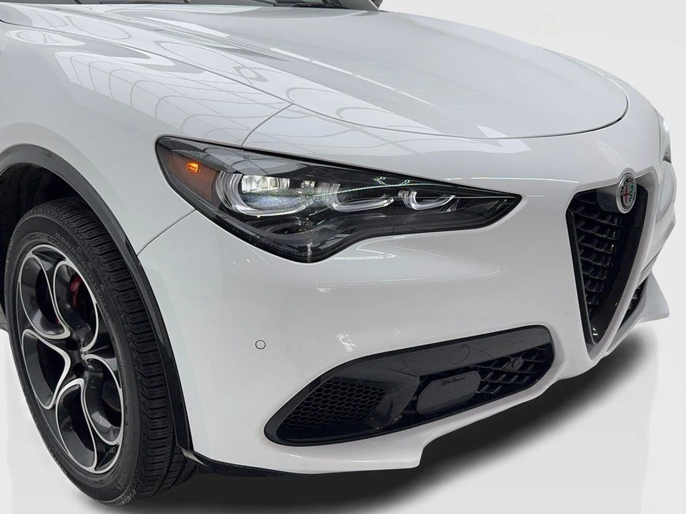 2024 Alfa Romeo Stelvio - Image 3 of 21