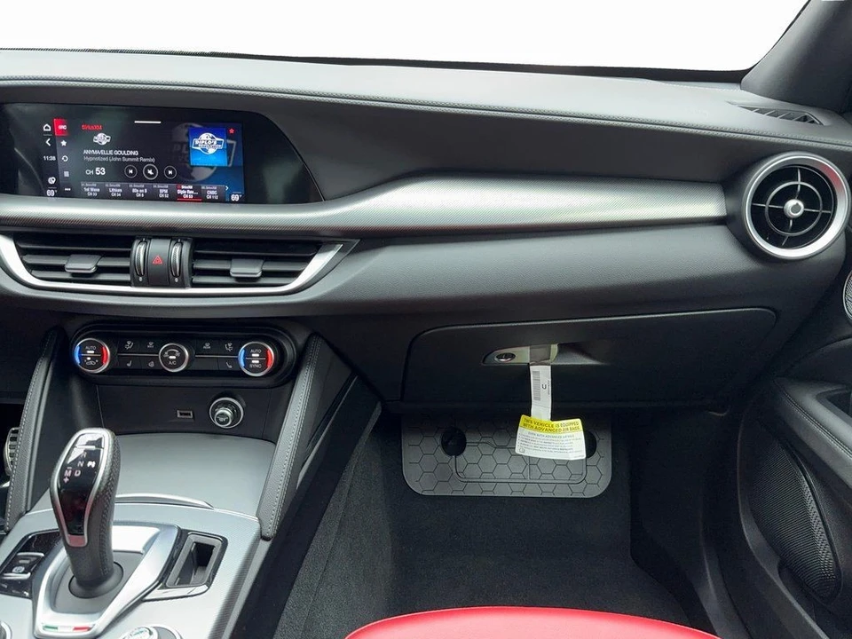 2024 Alfa Romeo Stelvio - Image 17 of 21