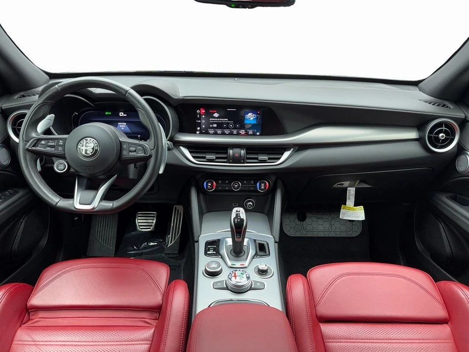 2024 Alfa Romeo Stelvio - Image 14 of 21