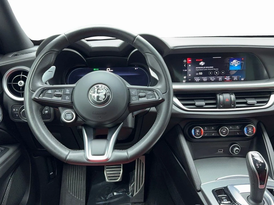 2024 Alfa Romeo Stelvio - Image 15 of 21