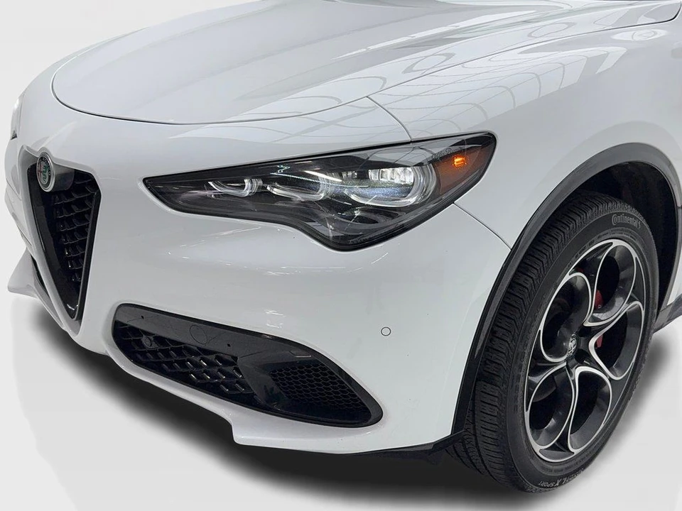 2024 Alfa Romeo Stelvio - Image 5 of 21