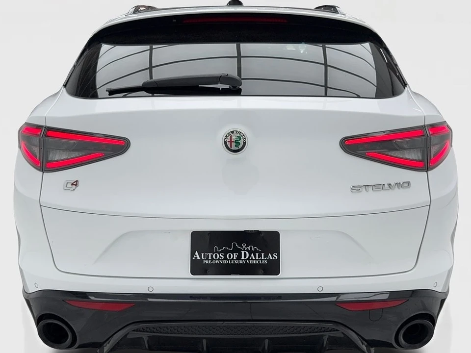 2024 Alfa Romeo Stelvio - Image 10 of 12
