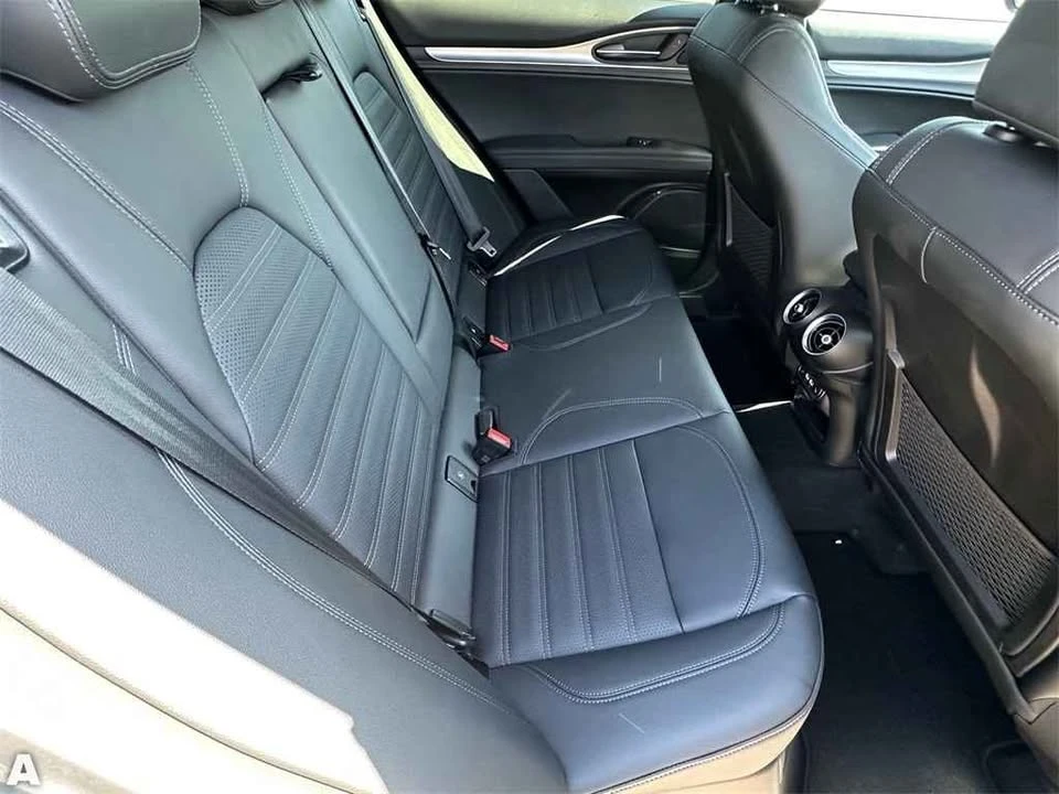 2024 Alfa Romeo Stelvio - Image 12 of 19