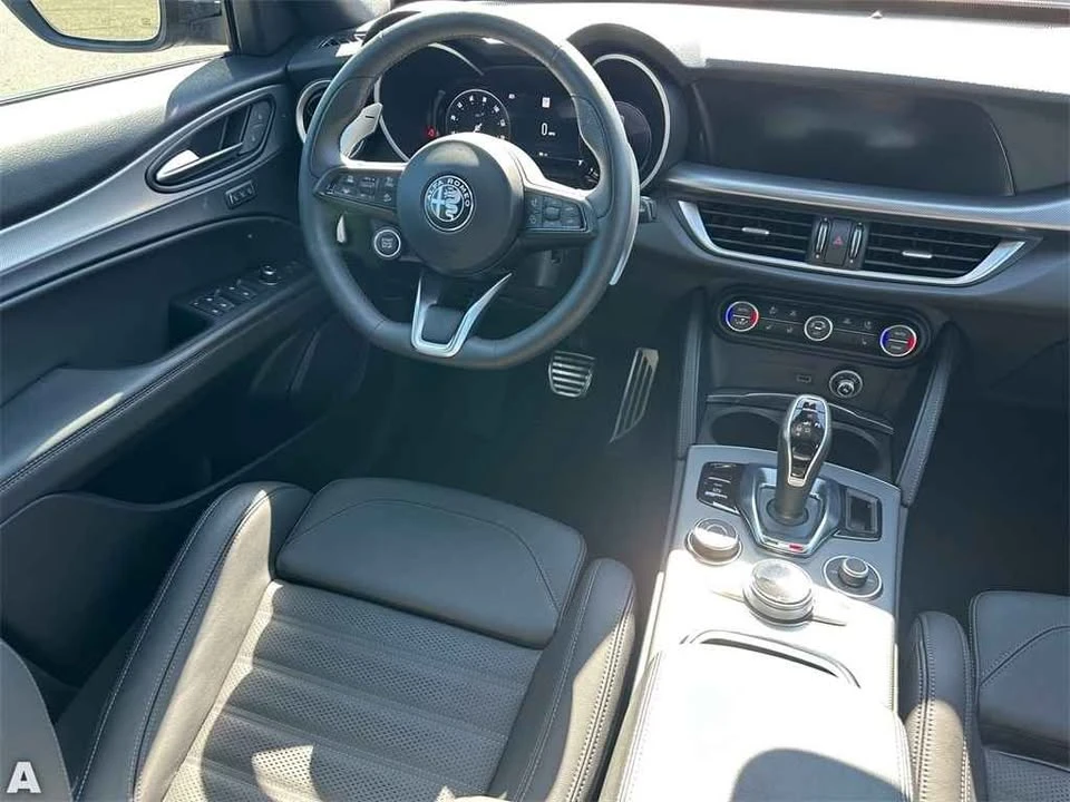 2024 Alfa Romeo Stelvio - Image 14 of 19