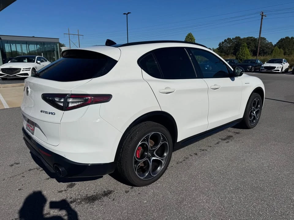 2024 Alfa Romeo Stelvio - Image 2 of 8