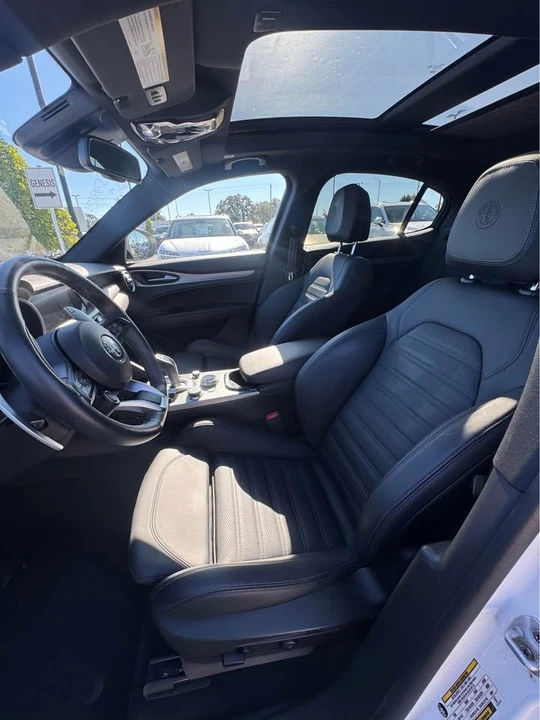 2024 Alfa Romeo Stelvio - Image 6 of 8