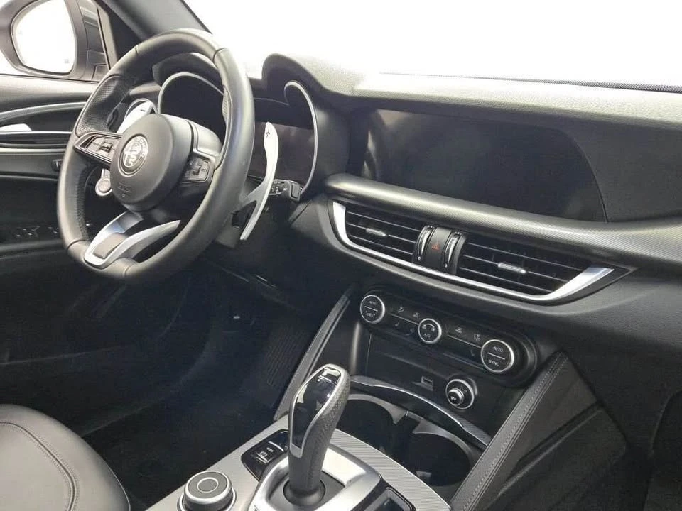 2024 Alfa Romeo Stelvio - Image 9 of 19
