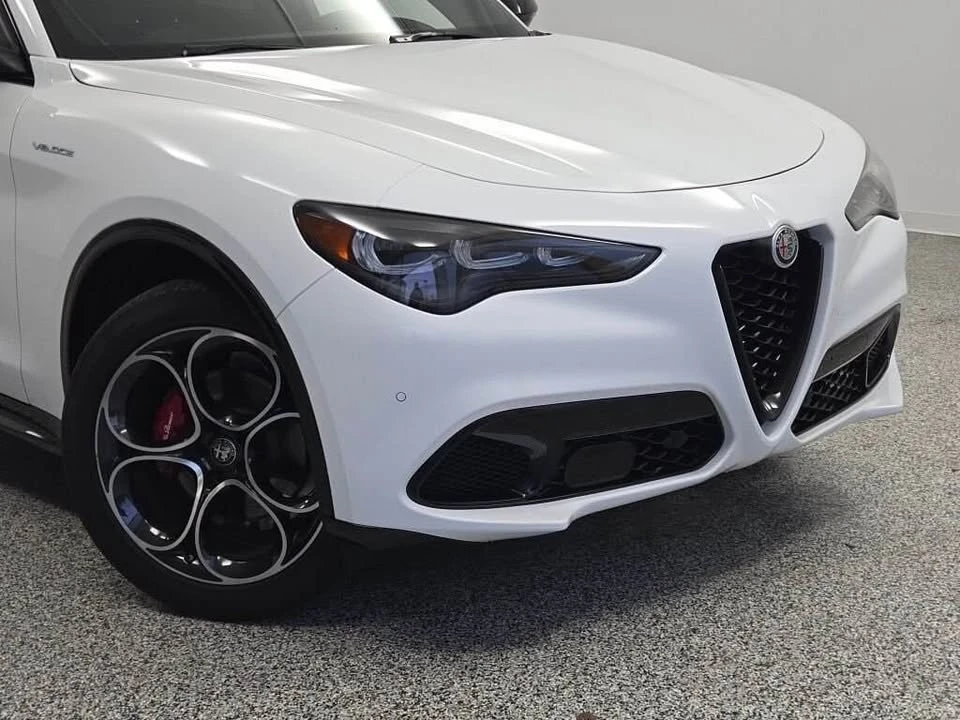 2024 Alfa Romeo Stelvio - Image 2 of 19