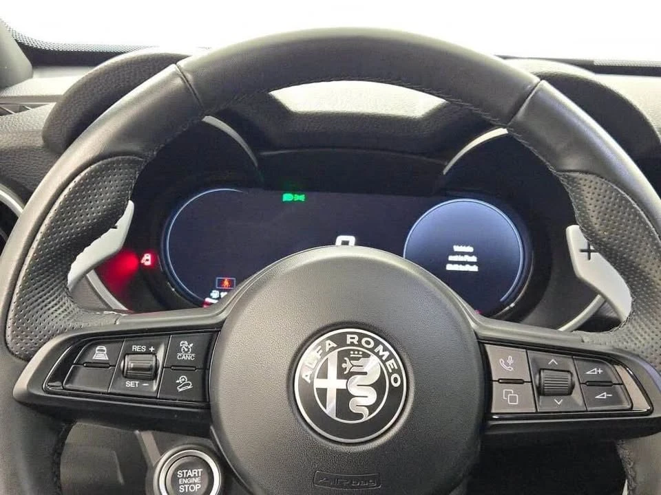 2024 Alfa Romeo Stelvio - Image 18 of 19