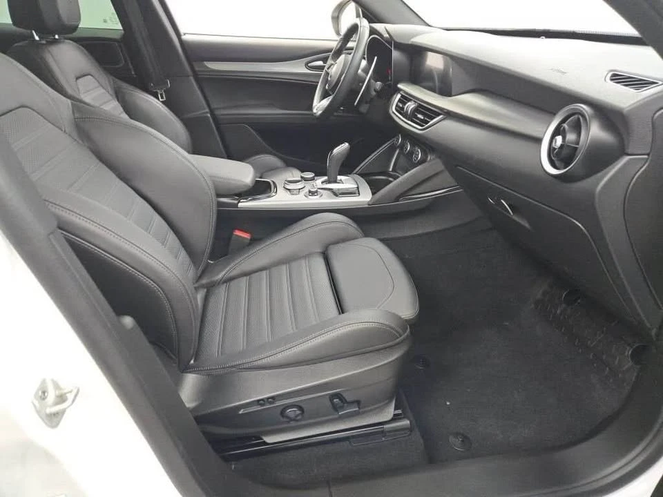 2024 Alfa Romeo Stelvio - Image 8 of 19