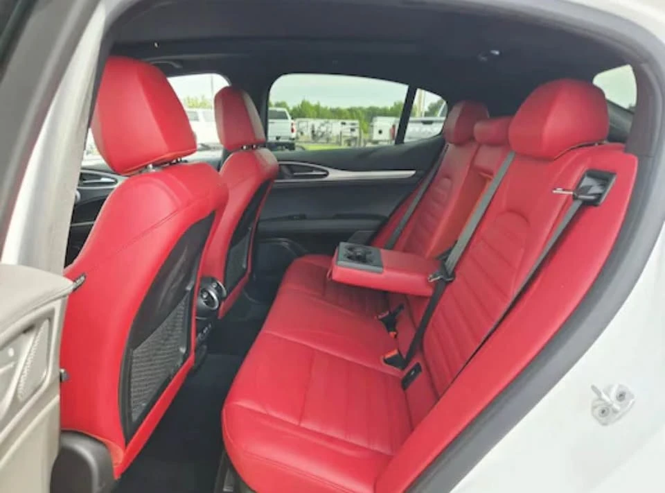 2024 Alfa Romeo Stelvio - Image 4 of 5