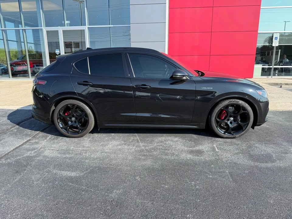 2024 Alfa Romeo Stelvio - Image 2 of 11