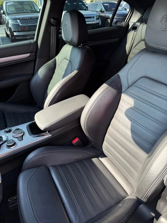 2024 Alfa Romeo Stelvio - Image 9 of 11