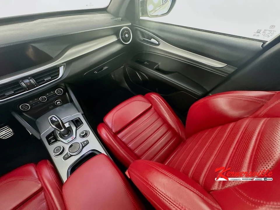 2024 Alfa Romeo - Image 11 of 24