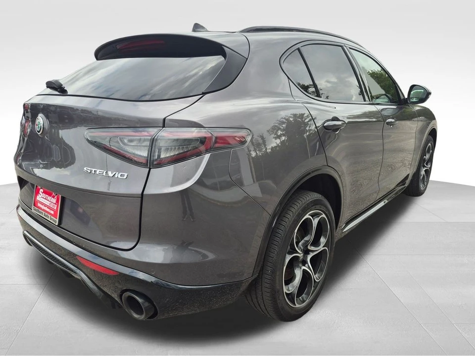 2024 Alfa Romeo Stelvio - Image 11 of 12