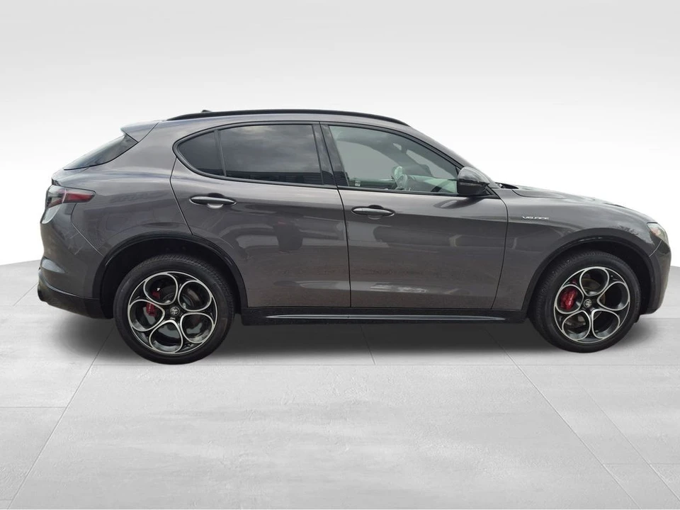 2024 Alfa Romeo Stelvio - Image 10 of 12
