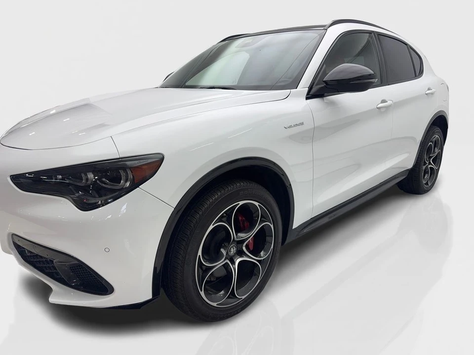 2024 Alfa Romeo Stelvio - Image 11 of 21