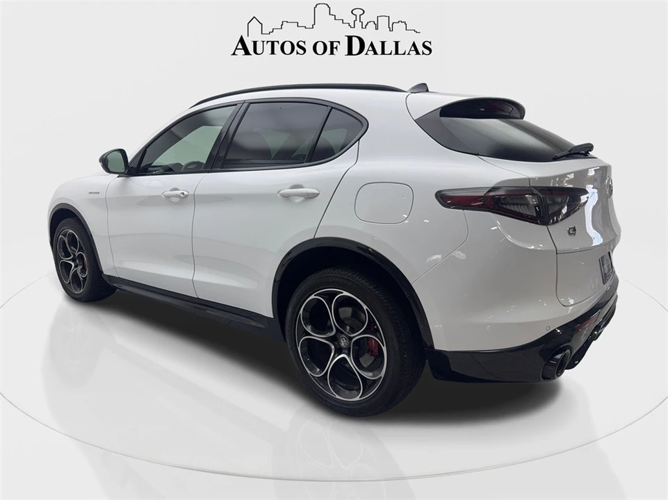 2024 Alfa Romeo Stelvio - Image 9 of 12