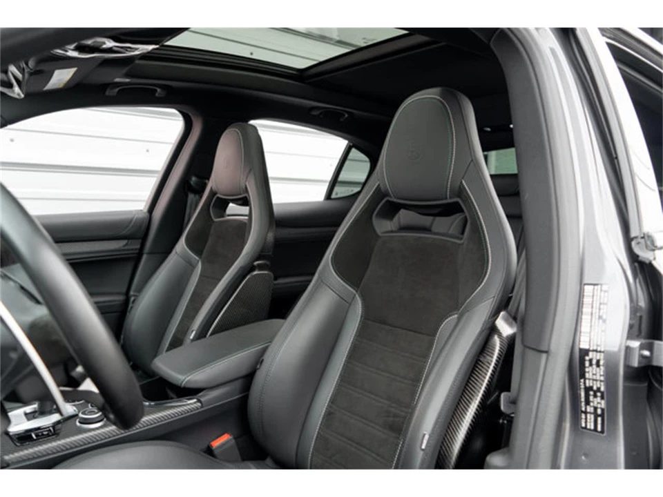 2024 Alfa Romeo Stelvio - Image 9 of 12
