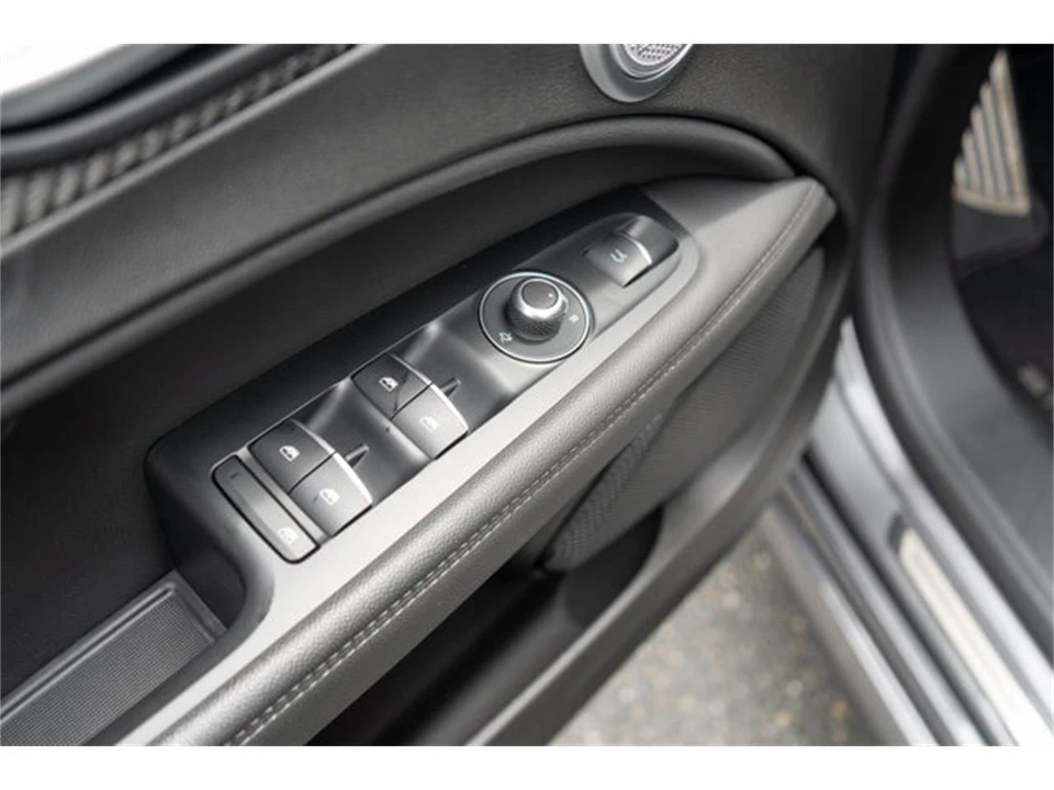2024 Alfa Romeo Stelvio - Image 12 of 12