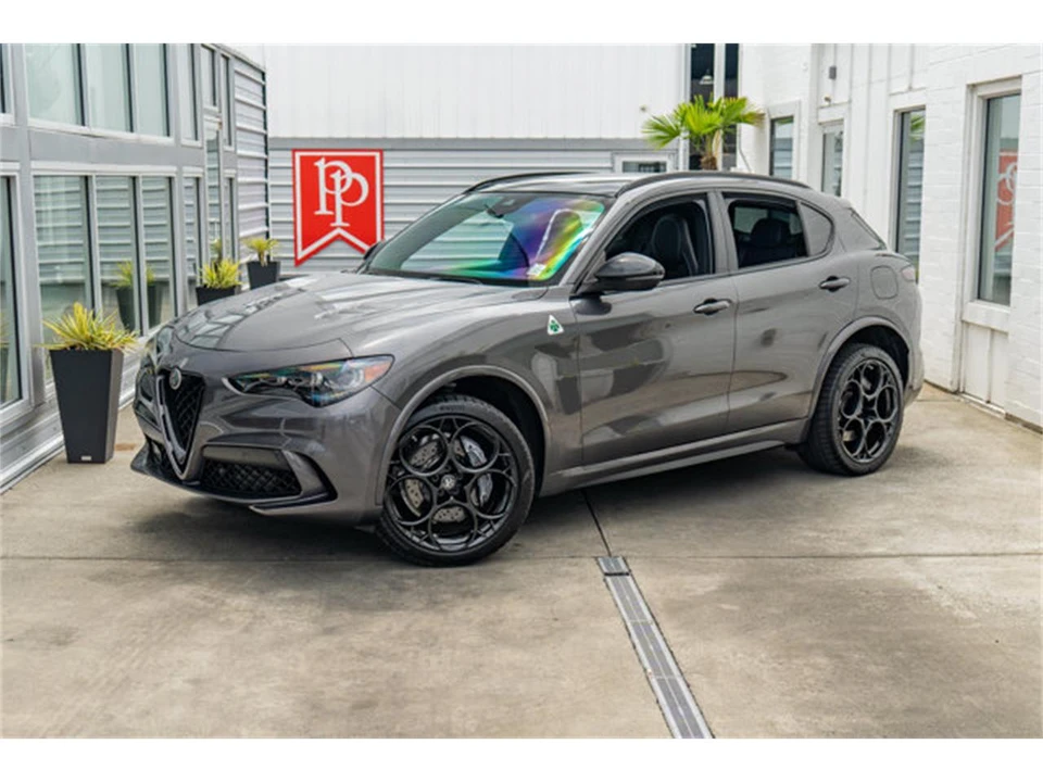 2024 Alfa Romeo Stelvio - Image 2 of 12