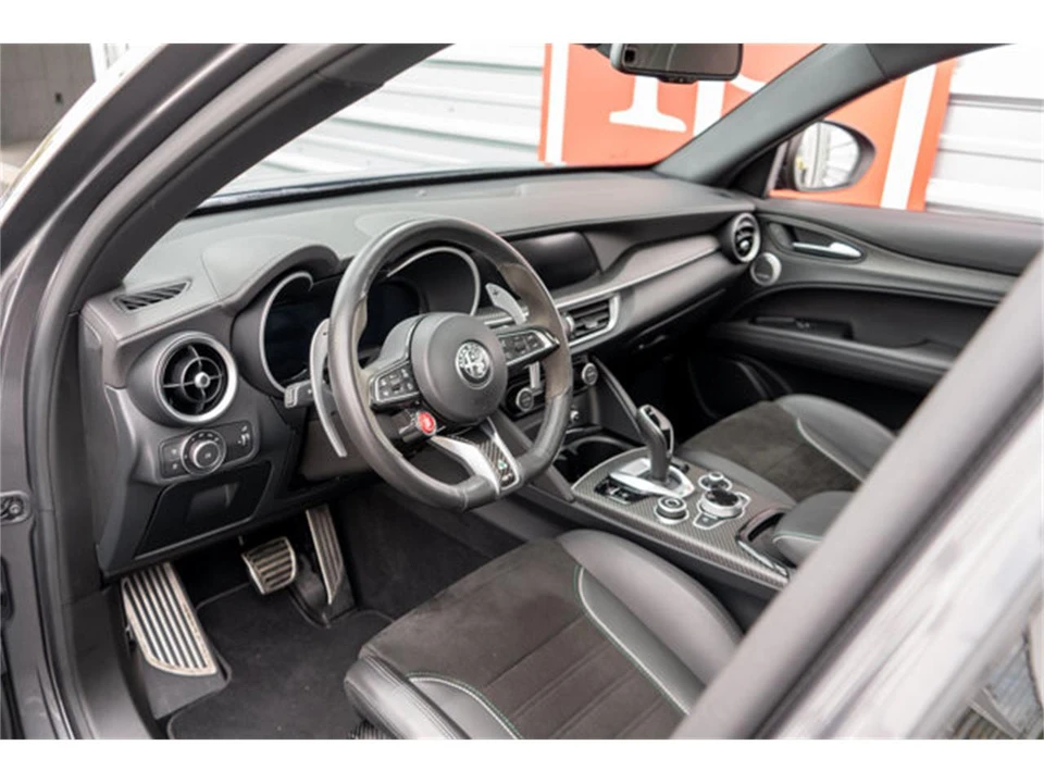 2024 Alfa Romeo Stelvio - Image 8 of 12