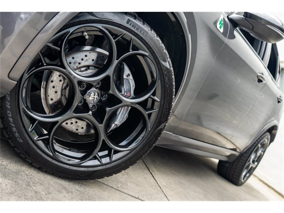 2024 Alfa Romeo Stelvio - Image 4 of 12