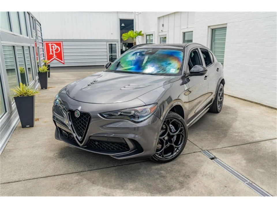 2024 Alfa Romeo Stelvio - Image 3 of 12