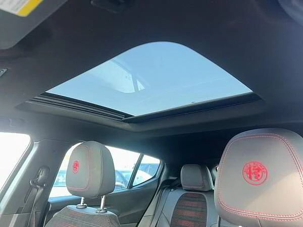 2024 Alfa Romeo Tonale - Image 16 of 17