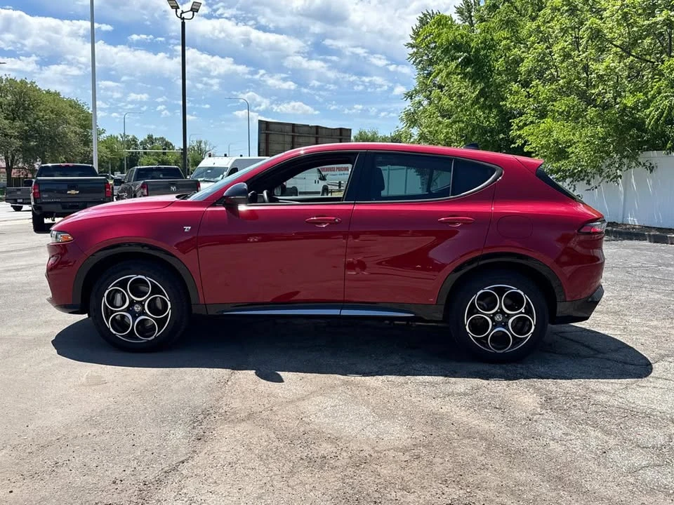 2024 Alfa Romeo Tonale - Image 2 of 9