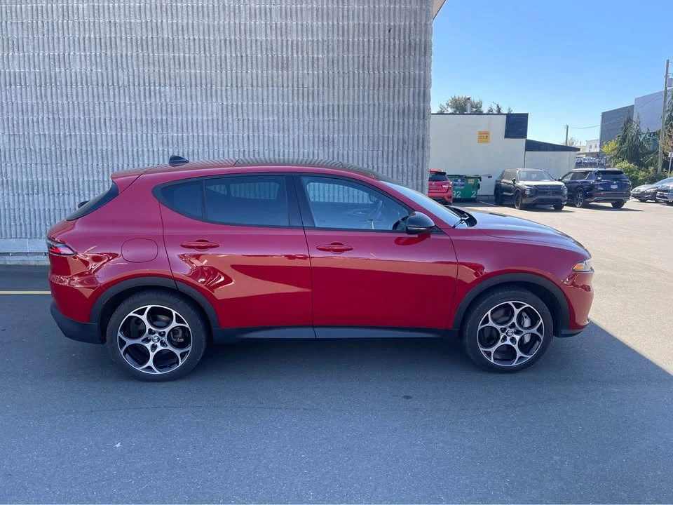 2024 Alfa Romeo Tonale - Image 2 of 15