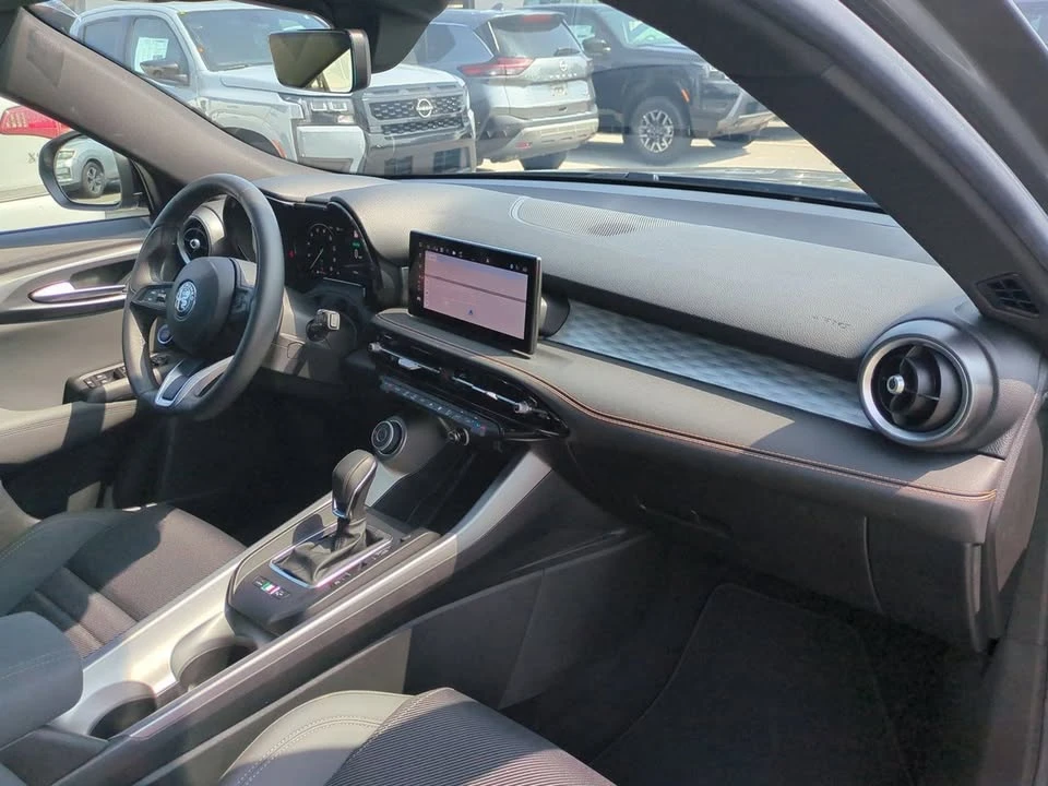 2024 Alfa Romeo Tonale - Image 11 of 16