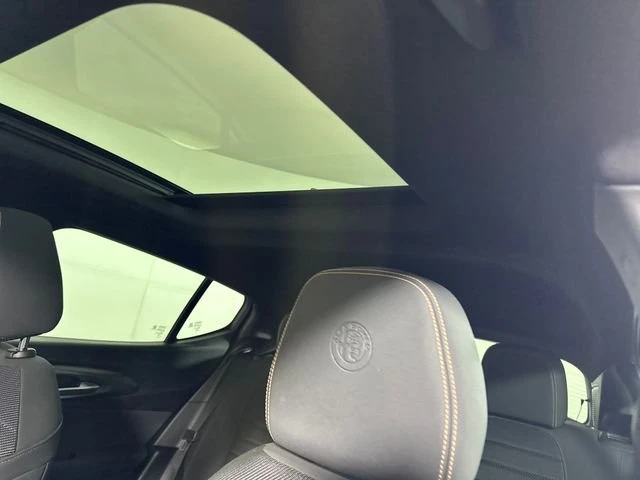 2024 Alfa Romeo Tonale - Image 12 of 20