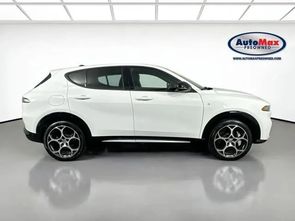 2024 Alfa Romeo Tonale - Image 10 of 20