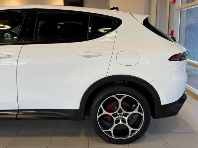 2024 Alfa Romeo Tonale - Image 9 of 18