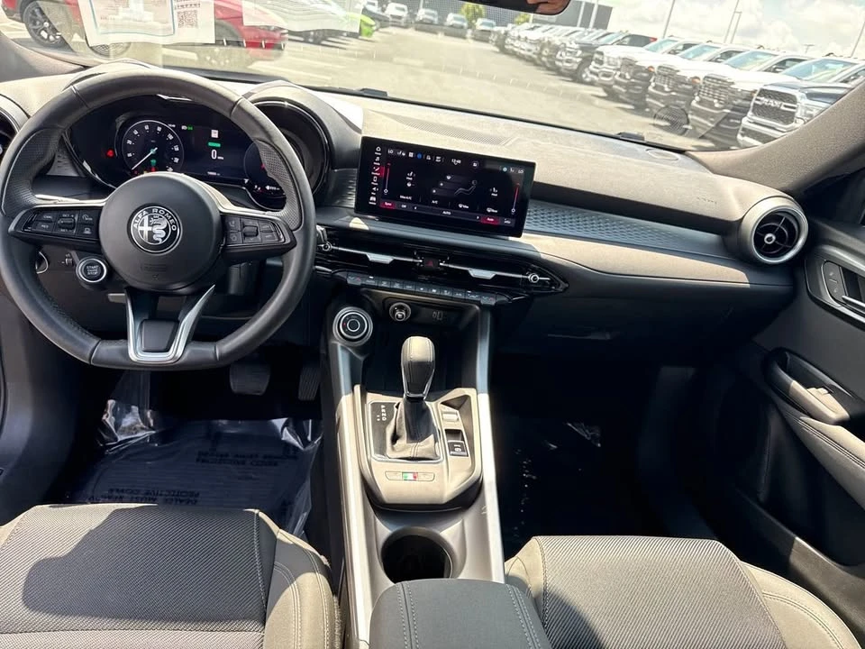 2024 Alfa Romeo Tonale - Image 12 of 18