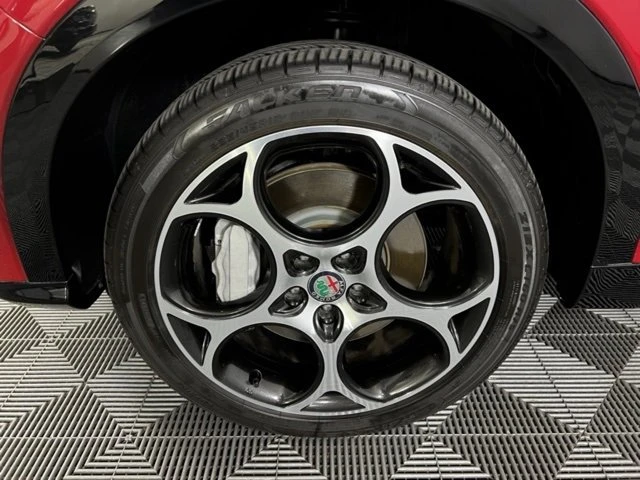 2024 Alfa Romeo Tonale - Image 9 of 16