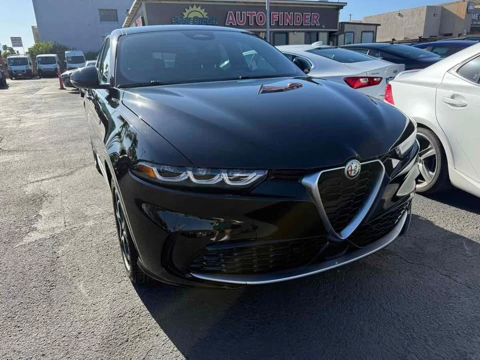 2024 Alfa Romeo Tonale - Image 2 of 12
