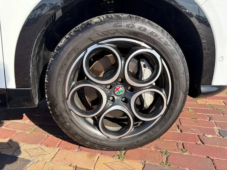 2024 Alfa Romeo Tonale - Image 19 of 20